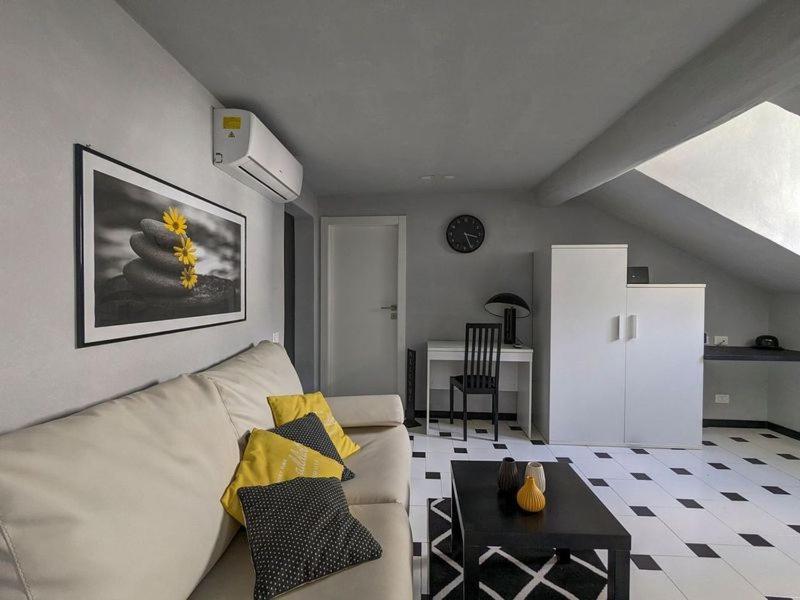 Aquarium Apartment *